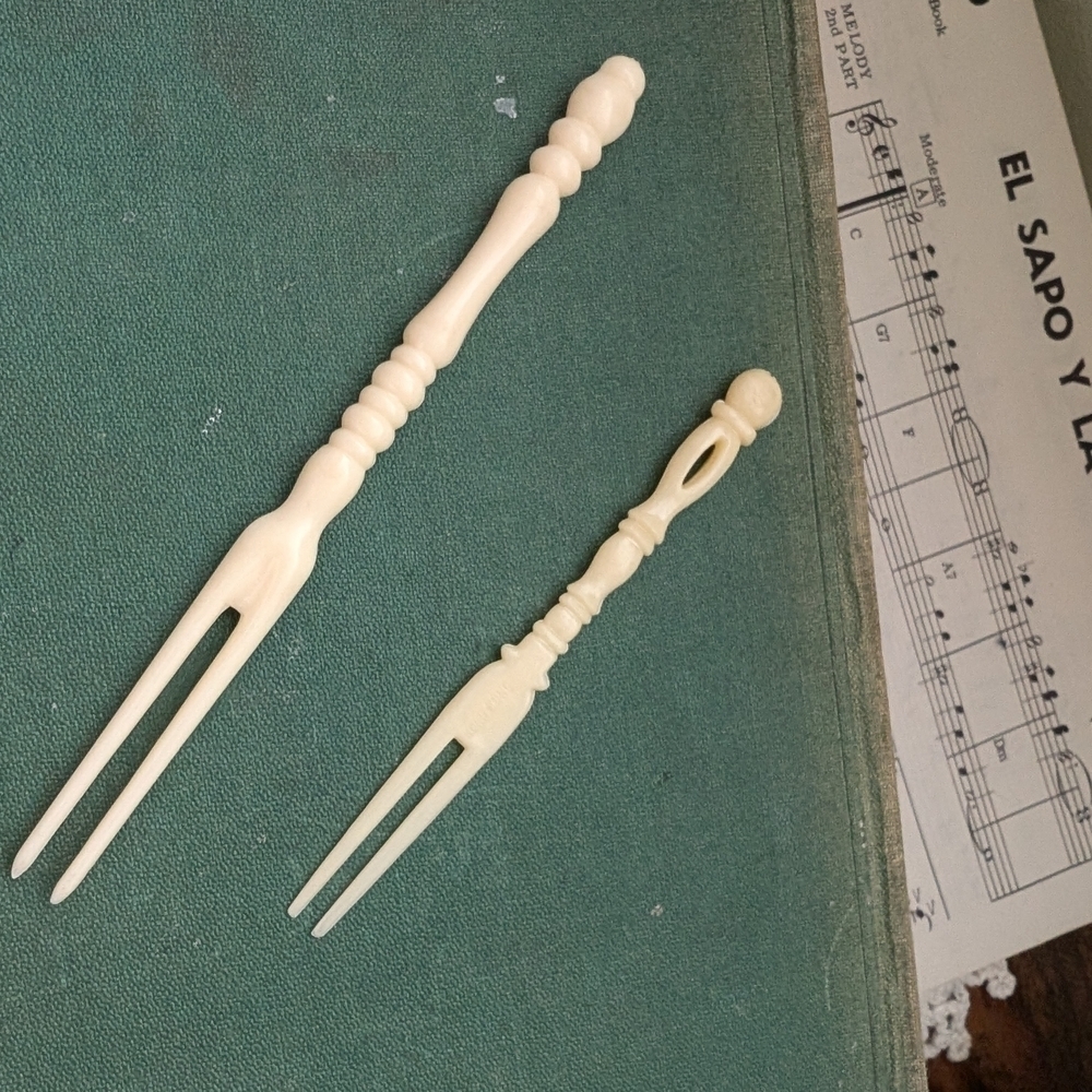 Vintage Cream Carved Olive Fork Set Of 2 Bakelite